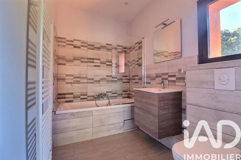 Maison - 305 m² - 10 pièces