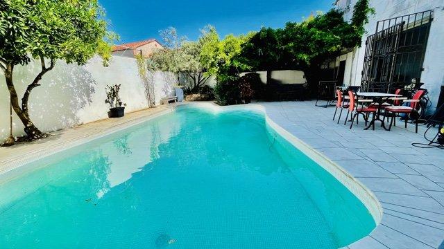 Maison - 280 m² - 6 pièces