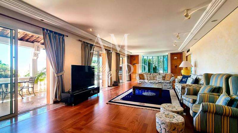 Villa - 350 m² - 10 pièces