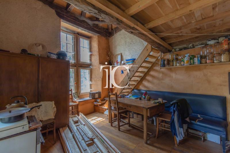 Propriété - 341 m² - 9 pièces