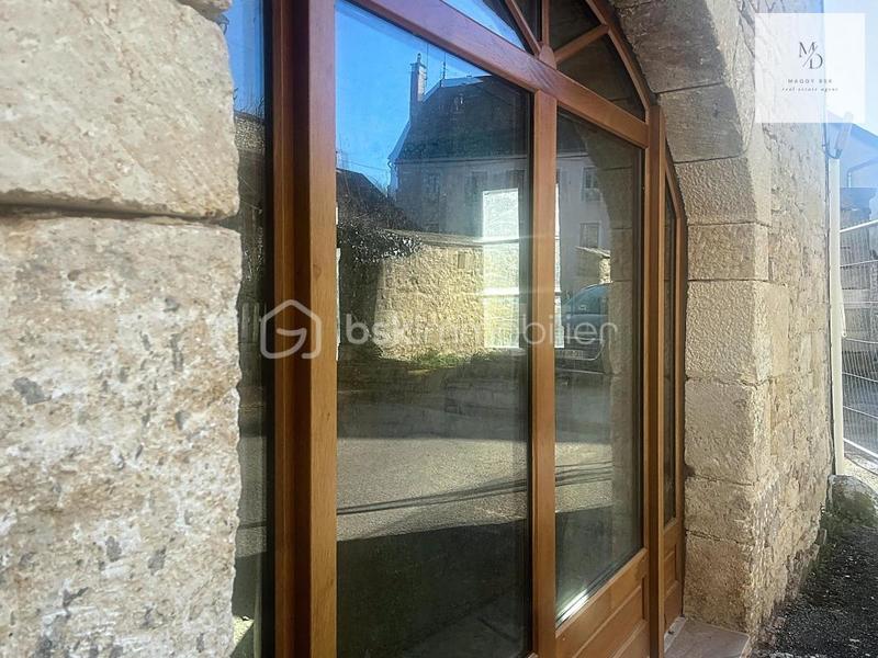 Propriété - 300 m² - 7 pièces