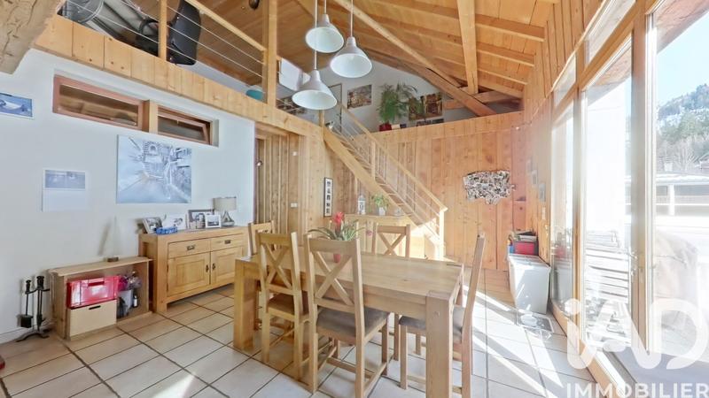 Maison - 300 m² - 10 pièces