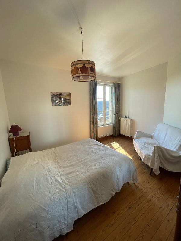 Maison - 202 m² - 7 pièces