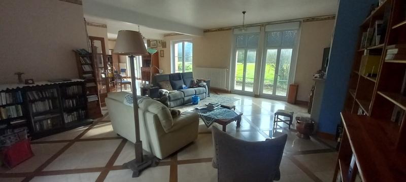 Maison - 290 m² - 6 pièces