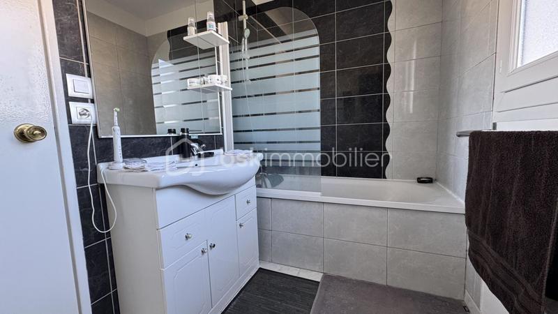 Maison - 90 m² - 6 pièces