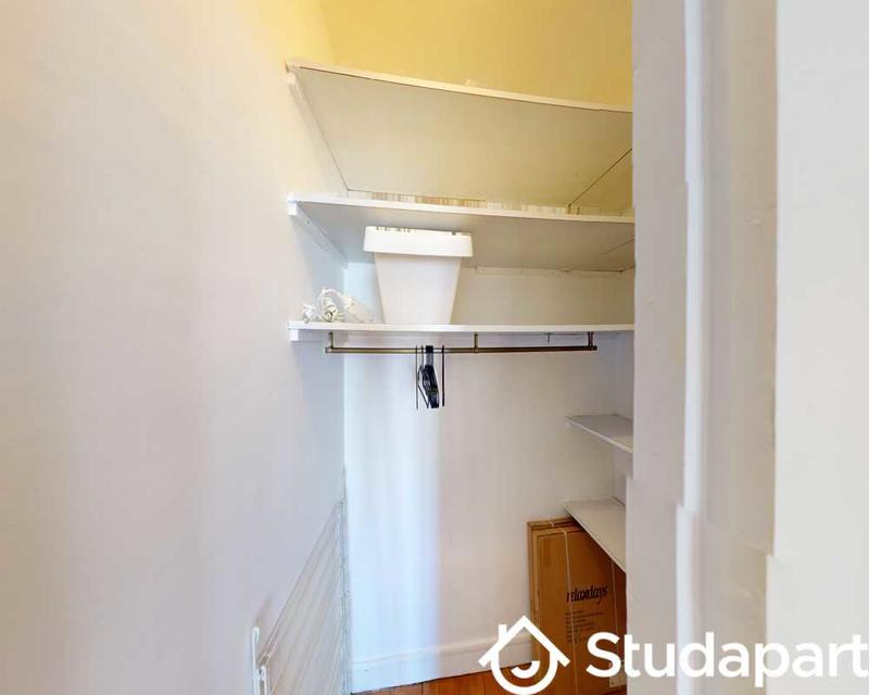 Chambre - 80 m² - 1 pièce