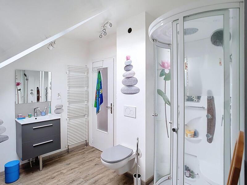 Maison - 203 m² - 6 pièces