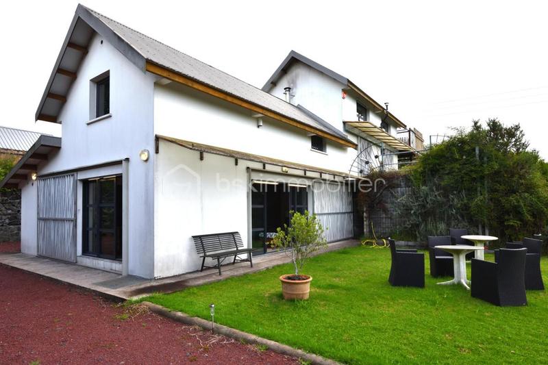 Demeure - 180 m² - 6 pièces