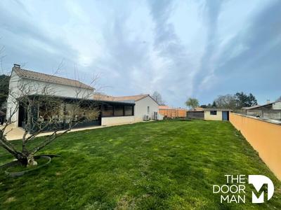 Maison - 180 m² - 6 pièces