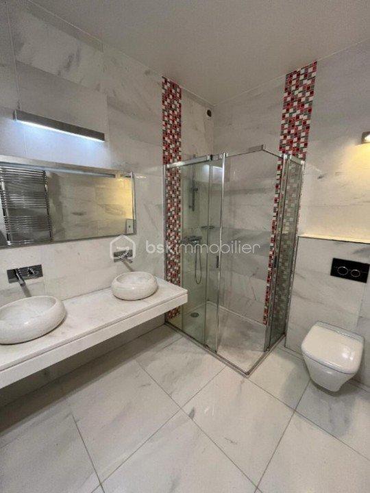 Demeure - 566 m² - 10 pièces