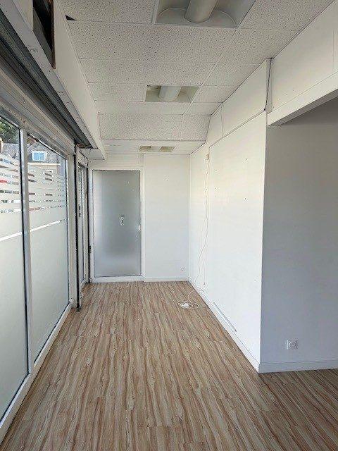 Local commercial - 100 m² - 1 pièce