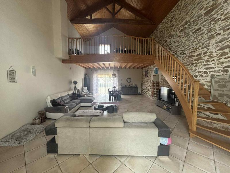 Maison - 187 m² - 7 pièces