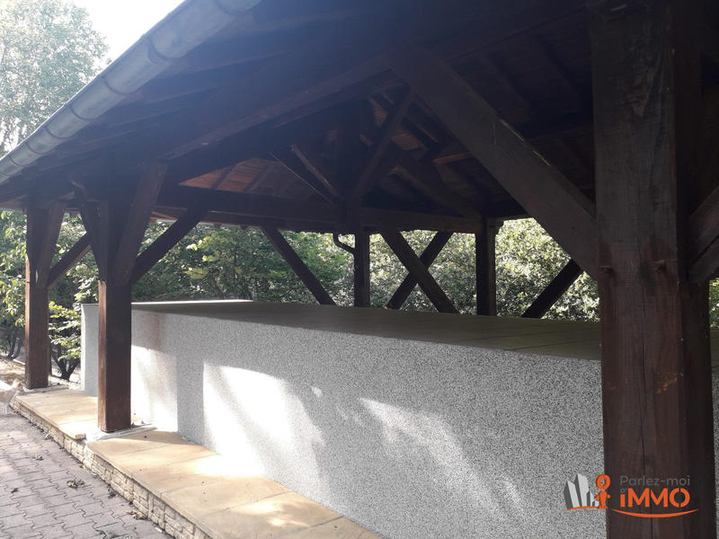 Maison - 300 m² - 8 pièces