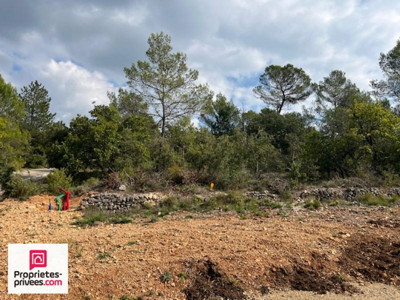 Terrain constructible - 1 330 m²