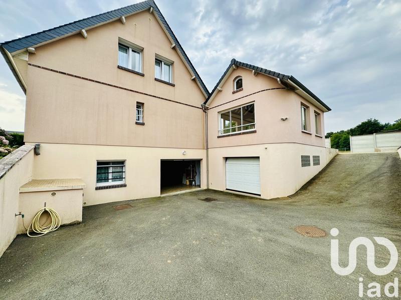 Maison - 209 m² - 8 pièces