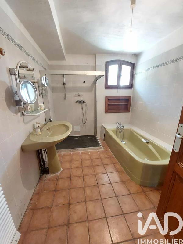 Maison - 389 m² - 10 pièces