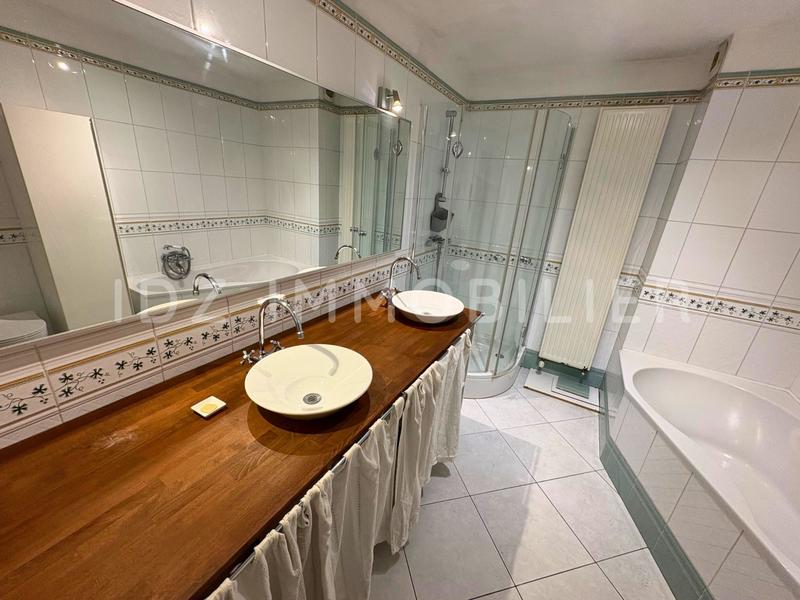 Appartement - 98 m² - 4 pièces