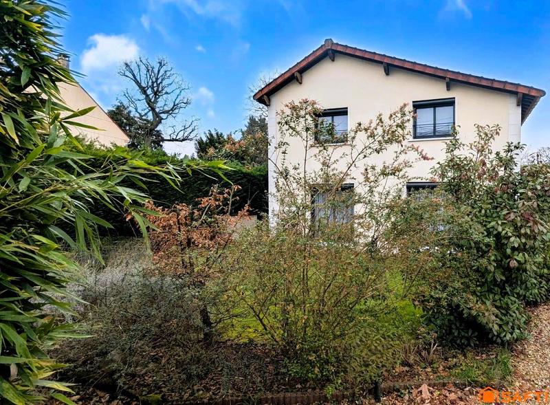 Maison - 205 m² - 7 pièces