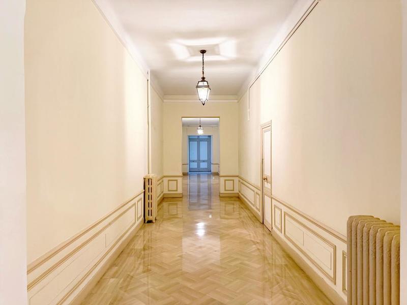 Appartement bourgeois - 174 m² - 6 pièces