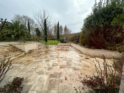 Maison de maîtres - 309 m² - 7 pièces