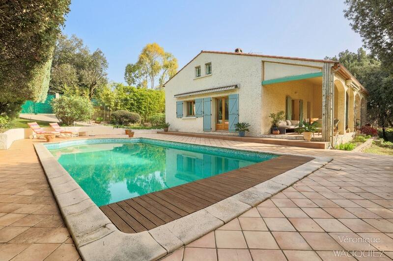 Maison - 200 m² - 9 pièces