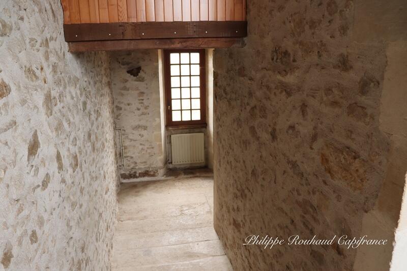 Propriété - 245 m² - 20 pièces