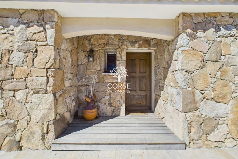 Villa - 220 m² - 8 pièces