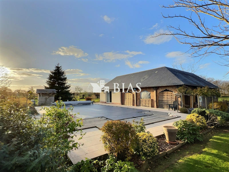 Maison - 264 m² - 10 pièces