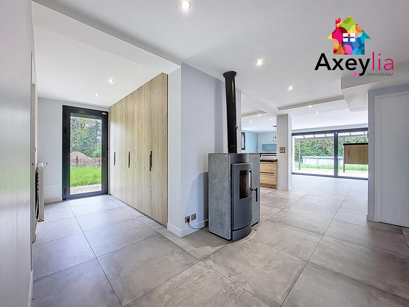 Maison - 240 m² - 10 pièces