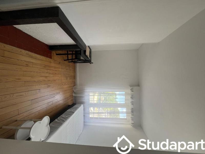 Chambre - 11 m² - 1 pièce