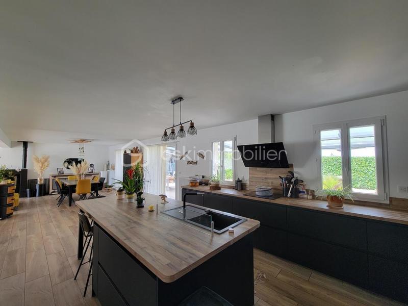 Maison - 169 m² - 8 pièces