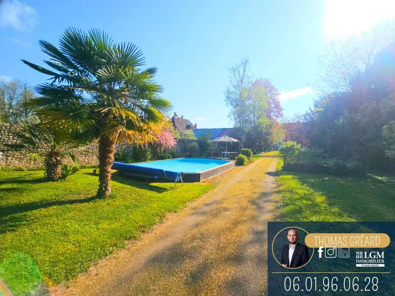 Propriété - 250 m² - 6 pièces