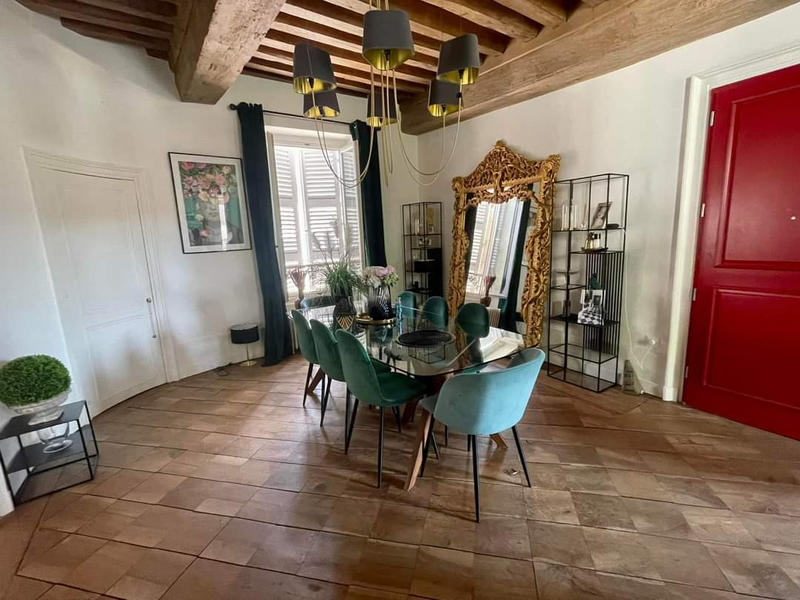 Appartement - 147 m² - 7 pièces