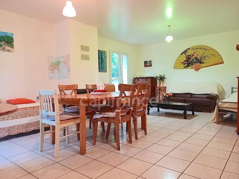 Maison - 90 m² - 5 pièces