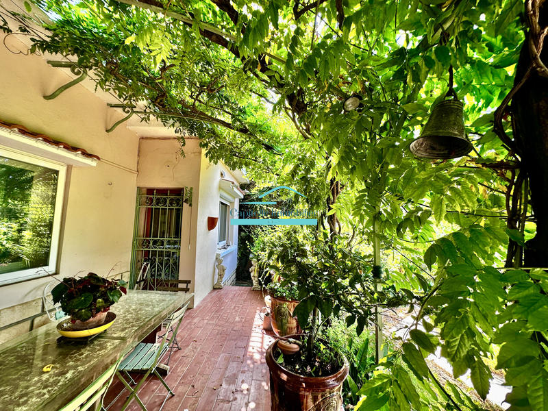 Propriété - 231 m² - 7 pièces