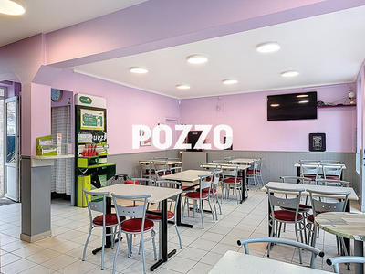 Local commercial - 155 m² - 7 pièces