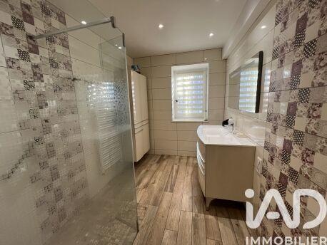 Maison - 200 m² - 7 pièces