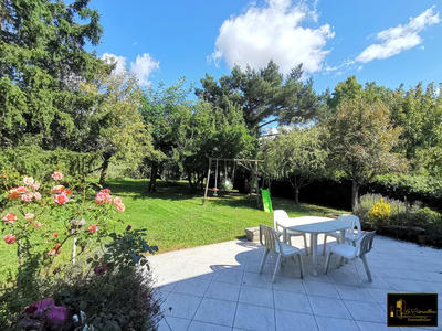 Maison traditionnelle - 163 m² - 8 pièces