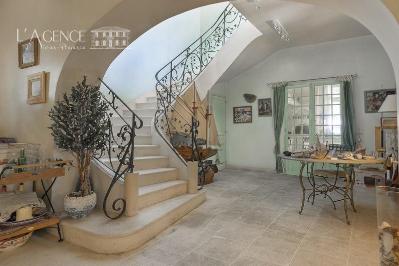 Maison - 291 m² - 6 pièces