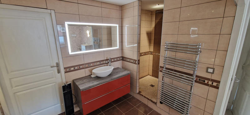 Maison - 240 m² - 7 pièces