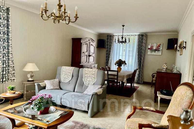 Maison - 143 m² - 6 pièces