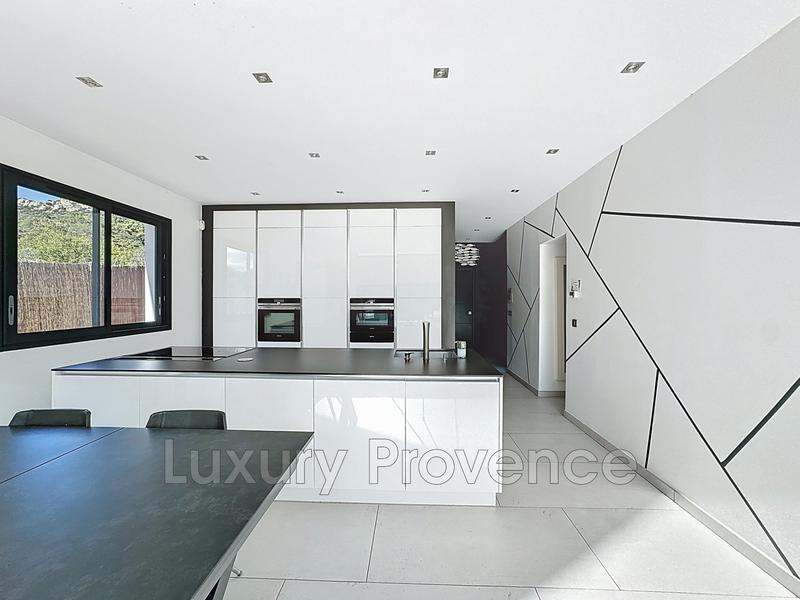 Maison - 174 m² - 5 pièces