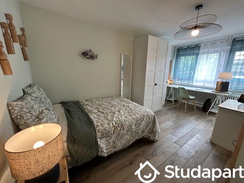 Chambre - 15 m² - 1 pièce