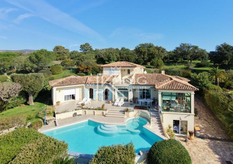 Villa - 250 m² - 5 pièces