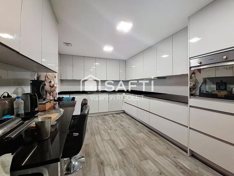 Appartement - 93 m² - 4 pièces