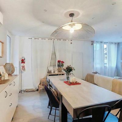 Appartement - 65 m² - 3 pièces