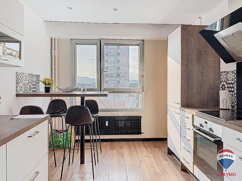 Appartement - 85 m² - 3 pièces