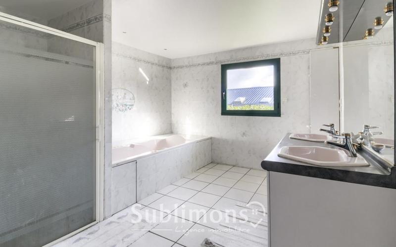 Maison - 178 m² - 7 pièces