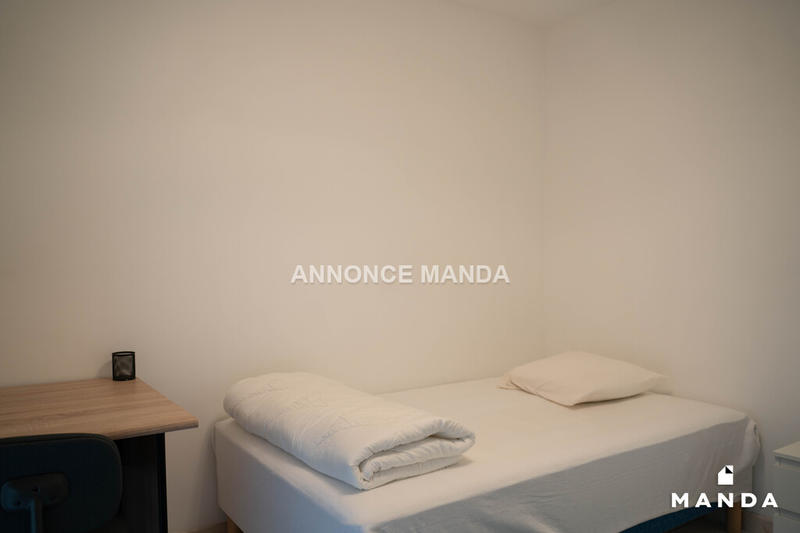 Chambre - 10 m² - 4 pièces