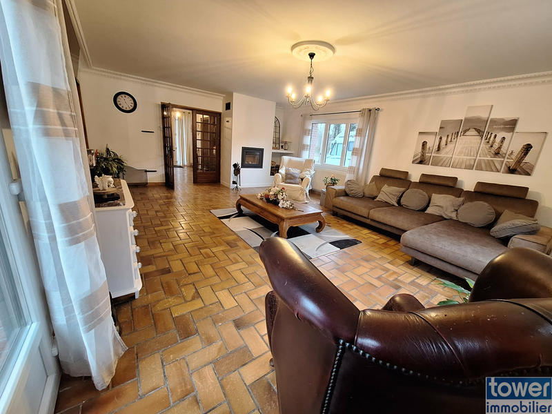 Maison - 261 m² - 11 pièces